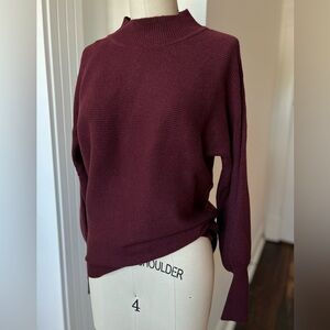 Rib knit mock neck sweater - burgundy